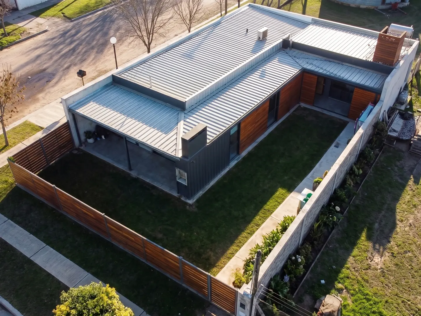 Vivienda DM (110 m² Interior + 75 m² Galería)